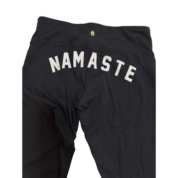 EUC Spiritual Gangster Namaste leggings black w white print on rear yoga sz M - Picture 6 of 7